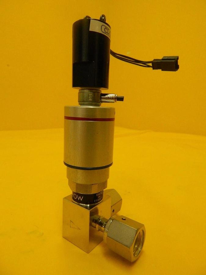 Used Qualiflow F HF Series Pneumatic Angle Valve 2x10-9atm.cm3/S?ec Lot of 3 Used