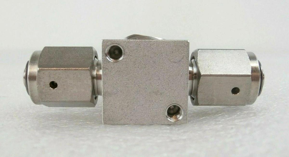 Used Fujikin 076776 Manual Open/Closed Diaphragm Valve KPJL7001 Reseller Lot of 5