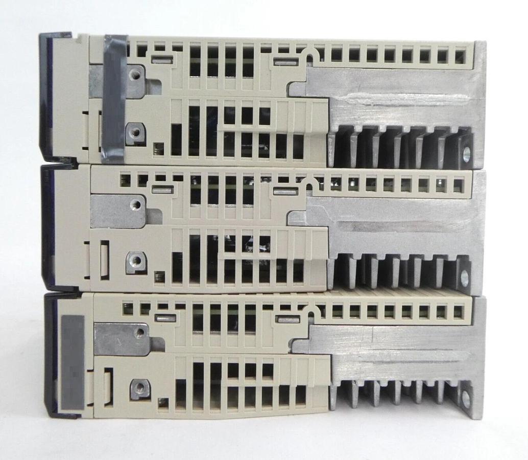 Used Yaskawa Electric SGDV-1R6A11 Servo Drive SERVOPACK Lot of 7 Working Surplus