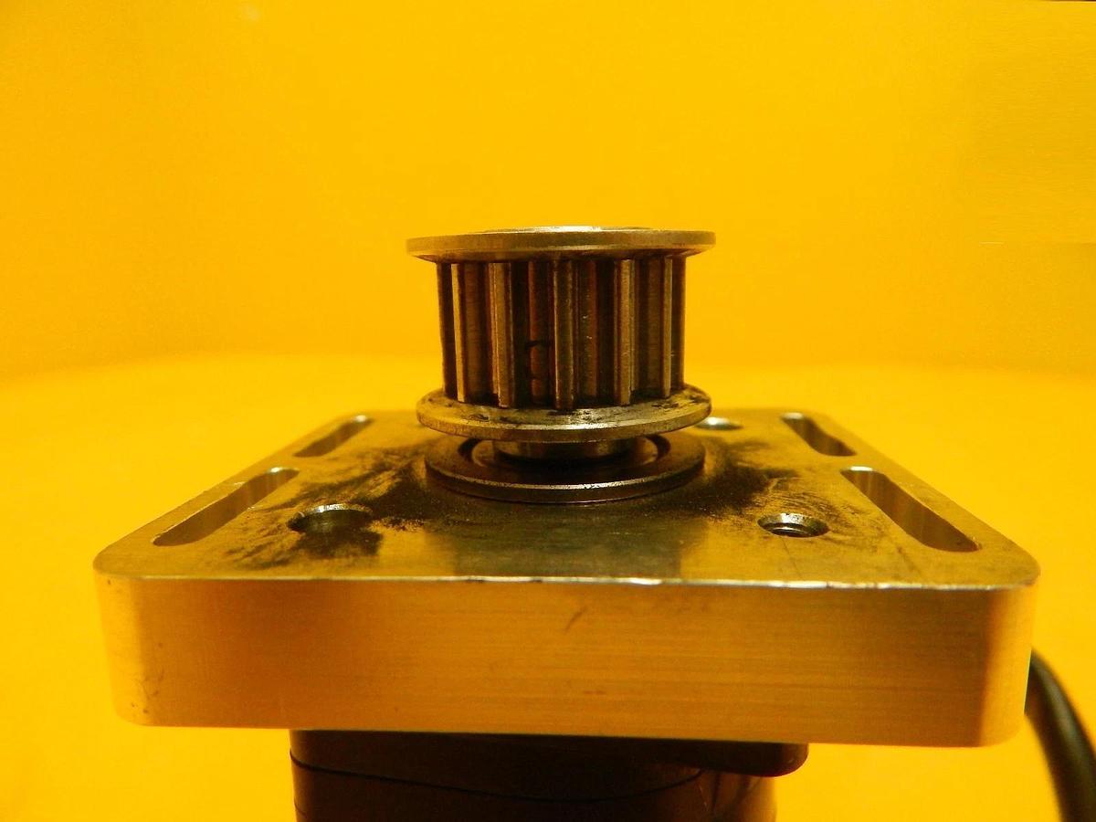 Used Oriental Motor SGMAH-01A1A-AD11 AC Servo Motor Used Working