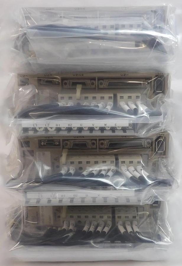 Yaskawa Electric CACR-2R1-EE1VBD-00 Servo Drive SERVOPACK Lot of 4 New