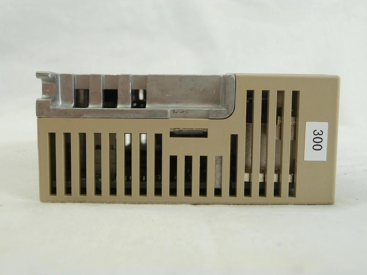 Used Yaskawa SGDF-A3CS Servo Drive SERVOPACK Reseller Lot of 2 Shinko VHT5-1-1 Used