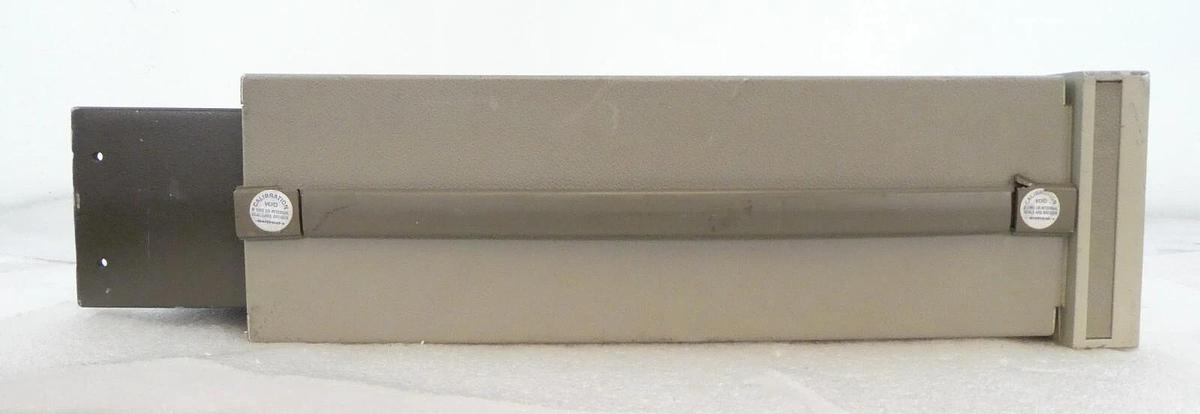 Used HP Hewlett-Packard 8657A Signal Generator 0.1-1040 MHz Agilent Spare Surplus