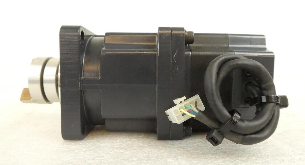 Used Oriental Motor ASM98AC-H100 Closed Loop Step Motor VEXTA Lot of 2 Working