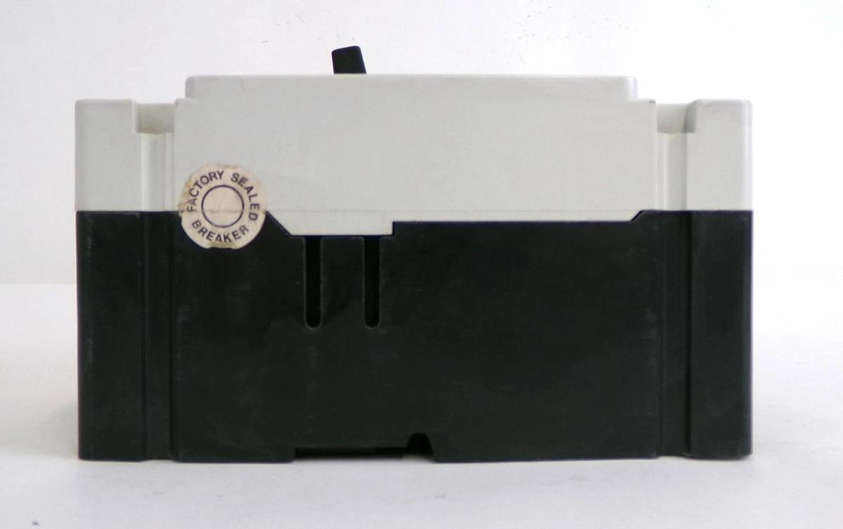 Used Westinghouse 6638C27G99 FDB 14k 3-Pole Industrial Circuit Breaker Working