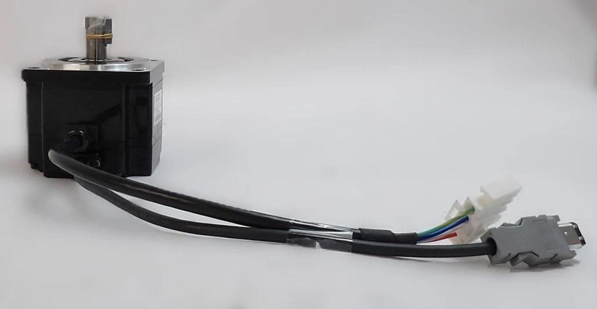 Yaskawa Electric SGMPH-02A1A61 AC Servo Motor New