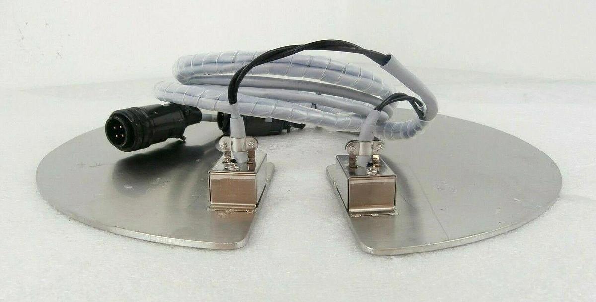 Used TEL Tokyo Electron Heater Set of 2 3S87-052951-11 3S87-052953-11 Trias Working