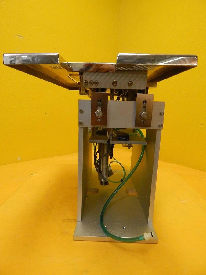 Used SVG Silicon Valley Group Wafer Gripper Station 90S DUV Used Working