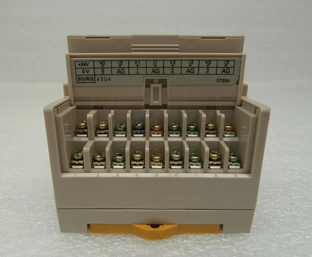 Used Omron GT1-AD04 Analog Unit 4 Point Input Module AD04 Used Working