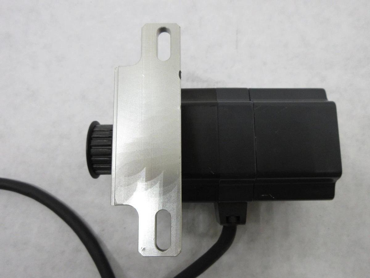 Used Oriental Motor A4886-9215KM 5-Phase Stepping Motor VEXTA Reseller Lot of 2 Used