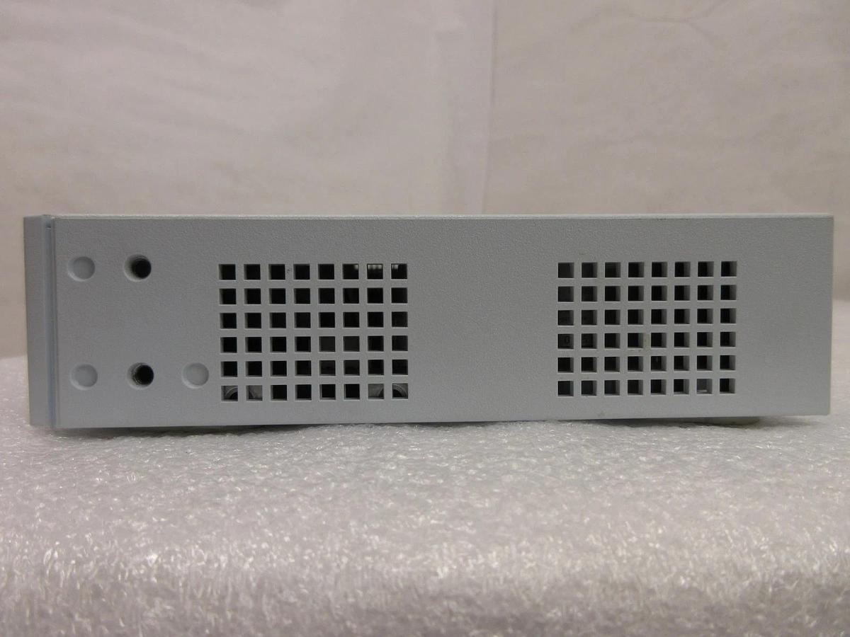 Used 3Com 1647-010-000-1.01 Baseline 10/100 Switch 3C16470 AMAT Quantum X Used