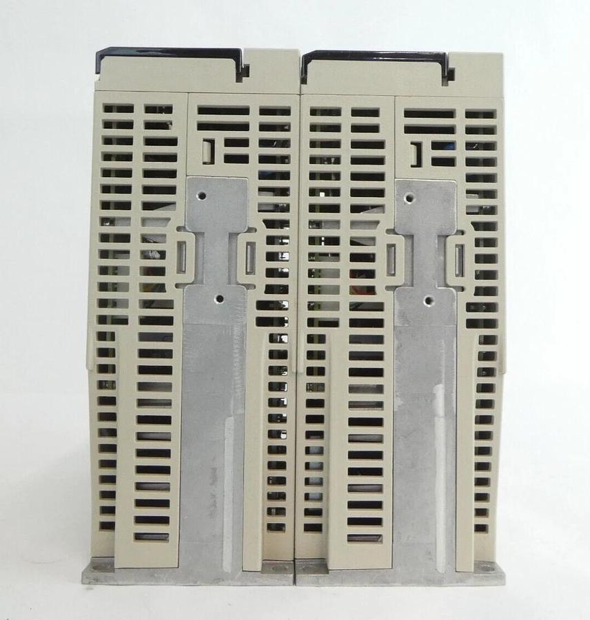 Used Yaskawa Electric SGD7W-1R6A30AY0810A MP3300i Servo Drive SERVOPACK Lot of 7