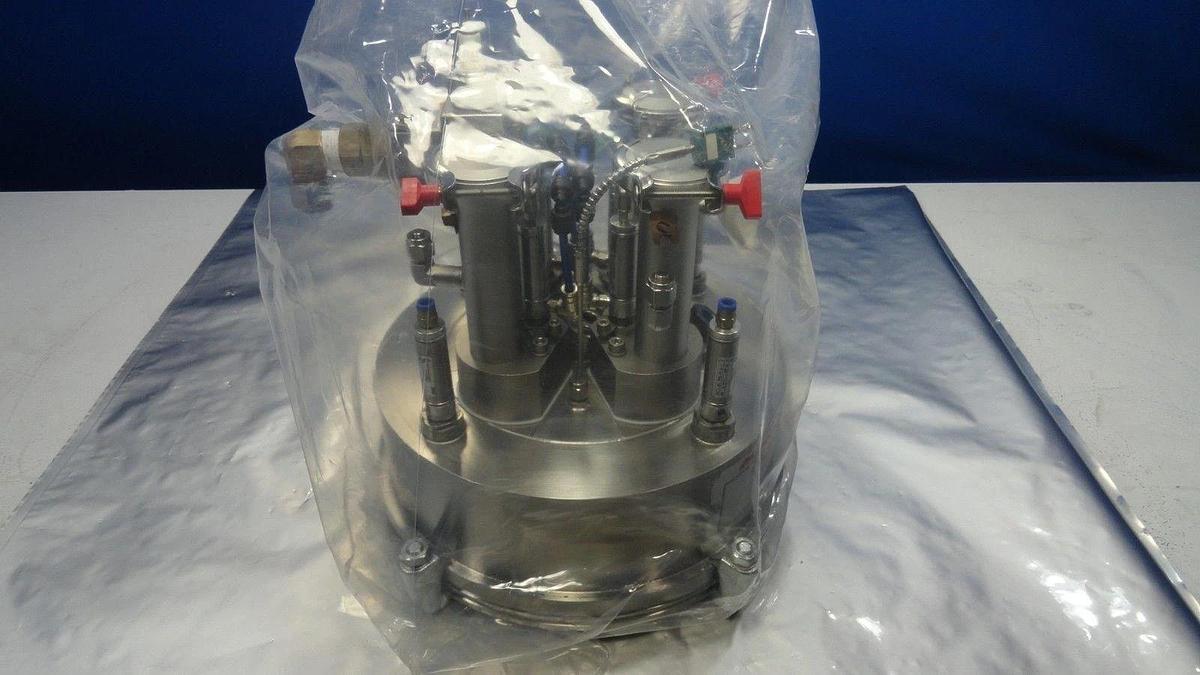 Used Edwards Y12501169 Helios Combustion Chamber Head 500052685 Used Working