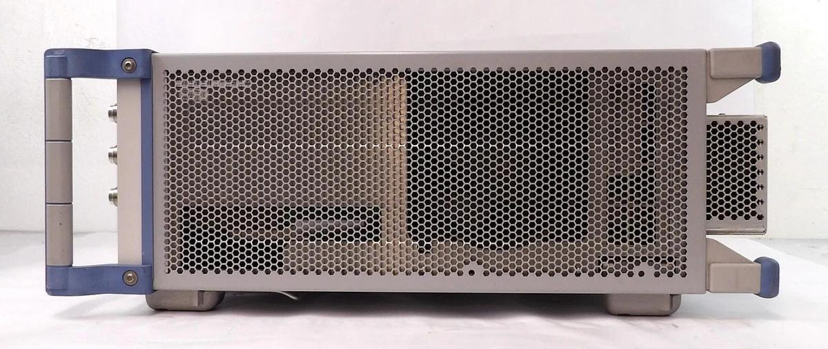 Used Rohde & Schwarz 1201.0002K50 Wideband Radio Tester CMW 500 Damaged Screen As-Is