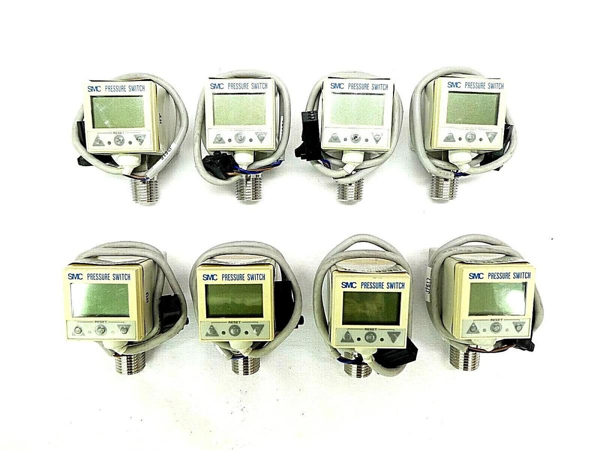 Used SMC ISE5B-02-27L-M-X122 Digital Pressure Switch ISE5B Lot of 8 Working Surplus
