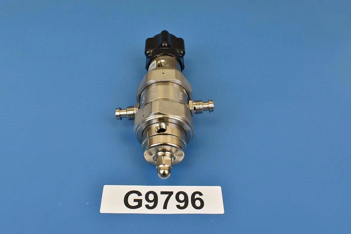 Used Parker Veriflo NPR735100W2PFSMM Regulator 0-100 PSI