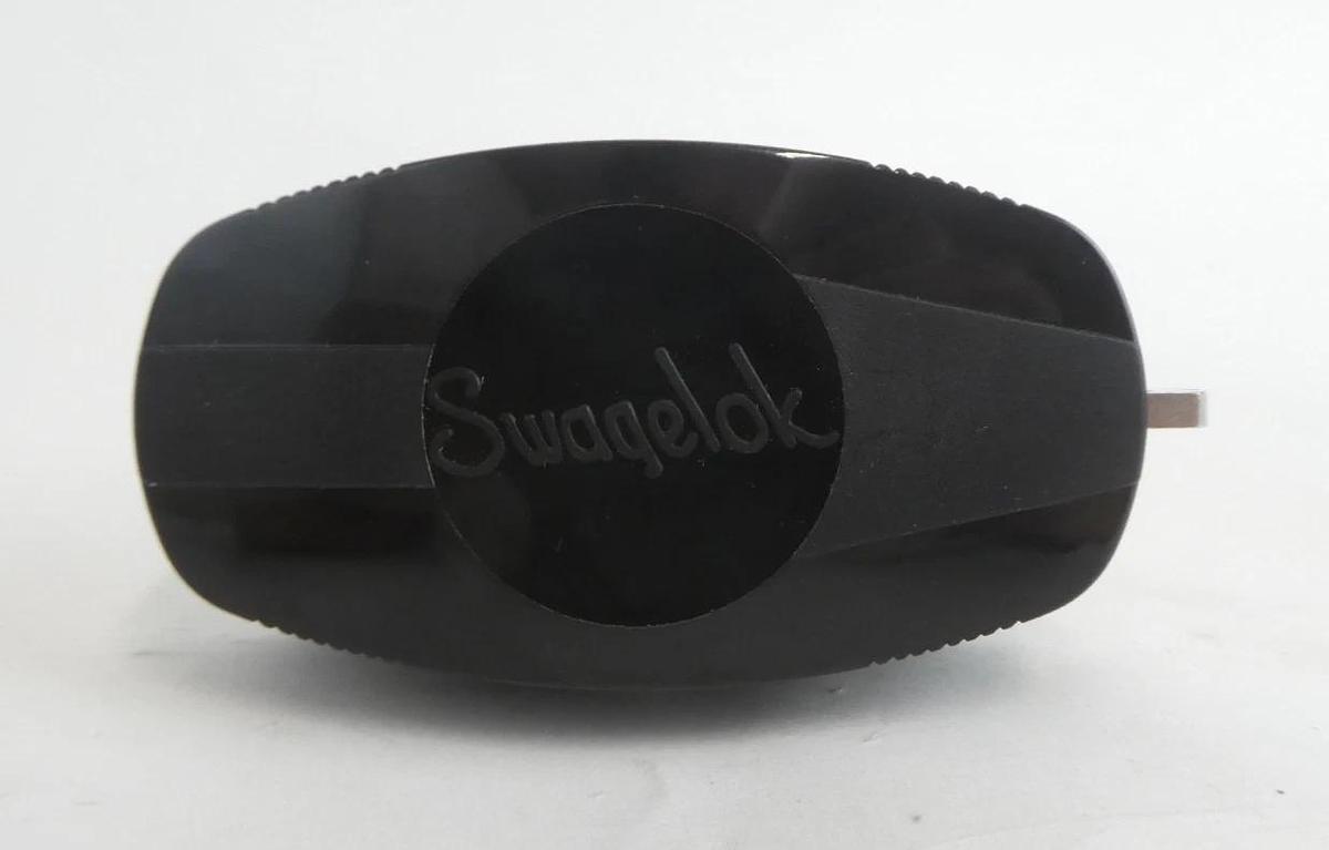 Swagelok SS-44F6-A-LLC 40 Series Ball Valve Lot of 3 New
