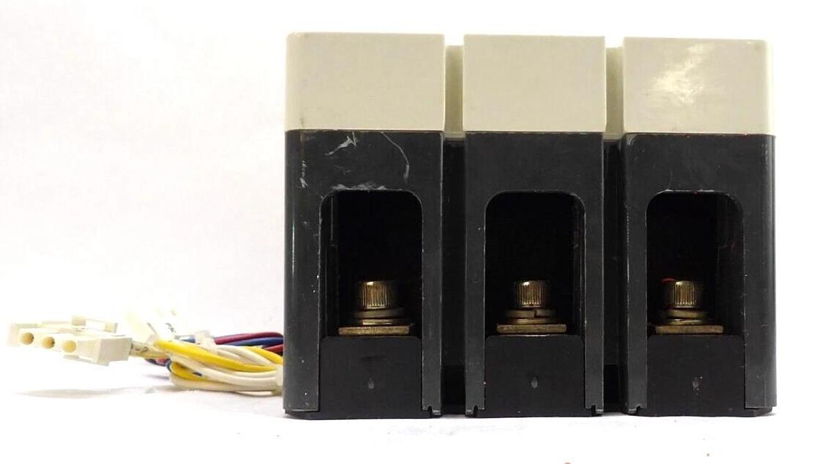 Used Eaton KDB3300W 3-Pole Industrial Circuit Breaker KDB 35k Working Spare