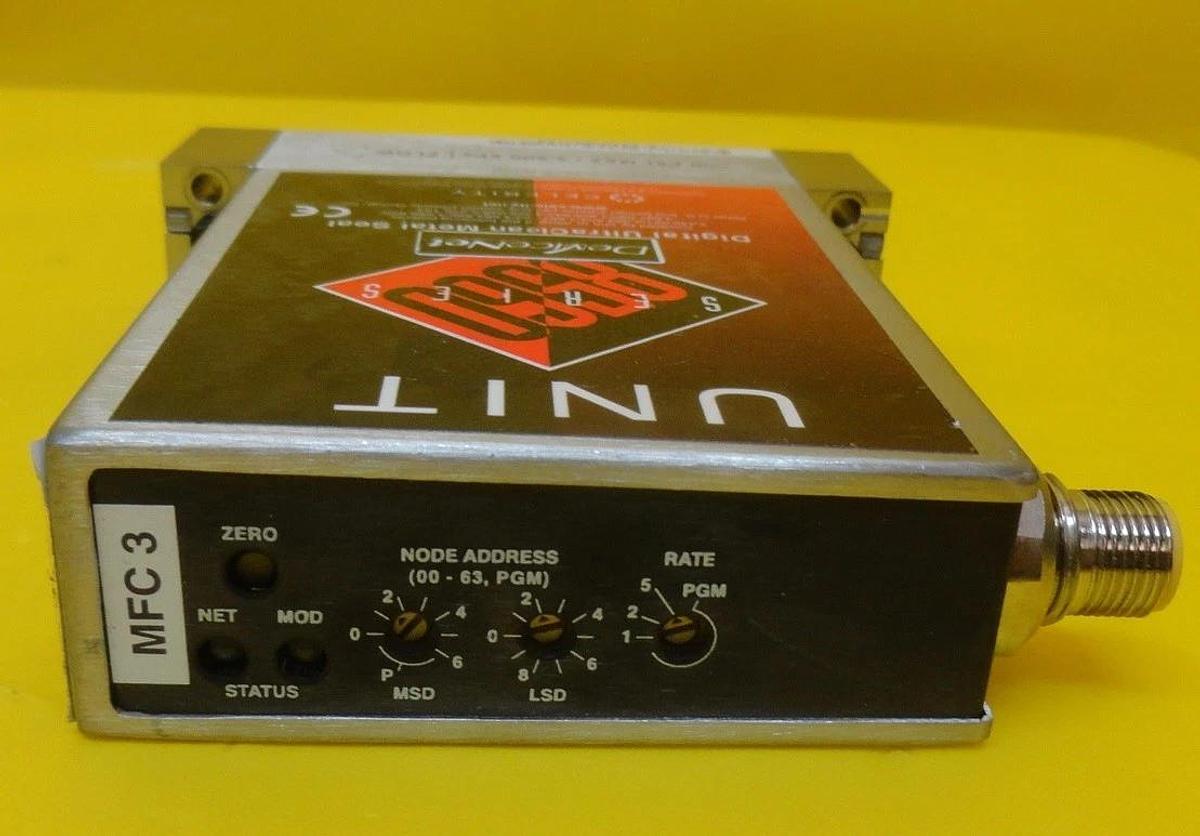 Used Unit Instruments UFC-8565 Mass Flow Controller MFC 15L NH3 8560 Used Working