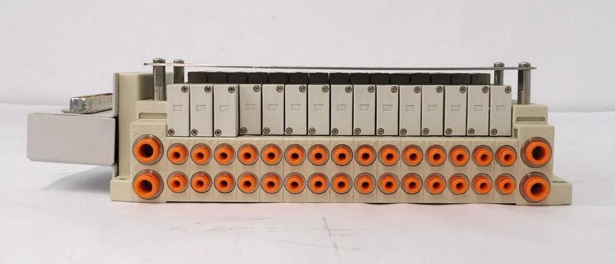 Used SMC SS5V1-DUQ00584 15-Port Pneumatic Manifold AMAT 0190-41155 Working Surplus