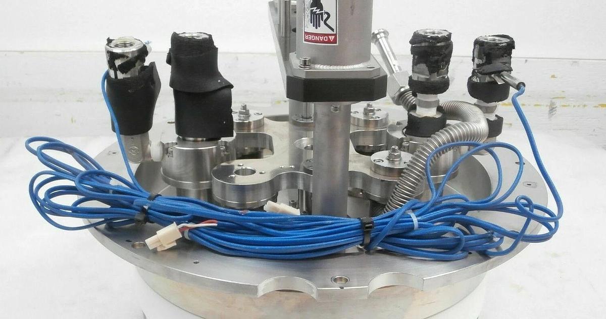 Used Hitachi Chamber Feed-through M-712E Shallow Trench Etcher System Untested As-Is