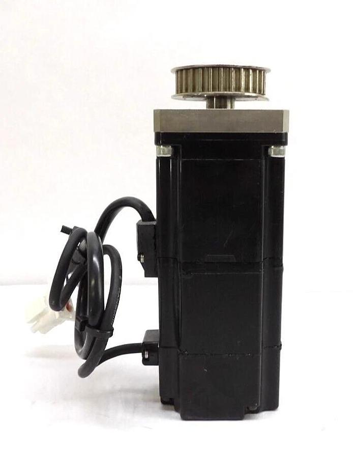 Used Yaskawa Electric SGMAH-02A1A4C AC Servo Motor Lot of 4 Working Surplus