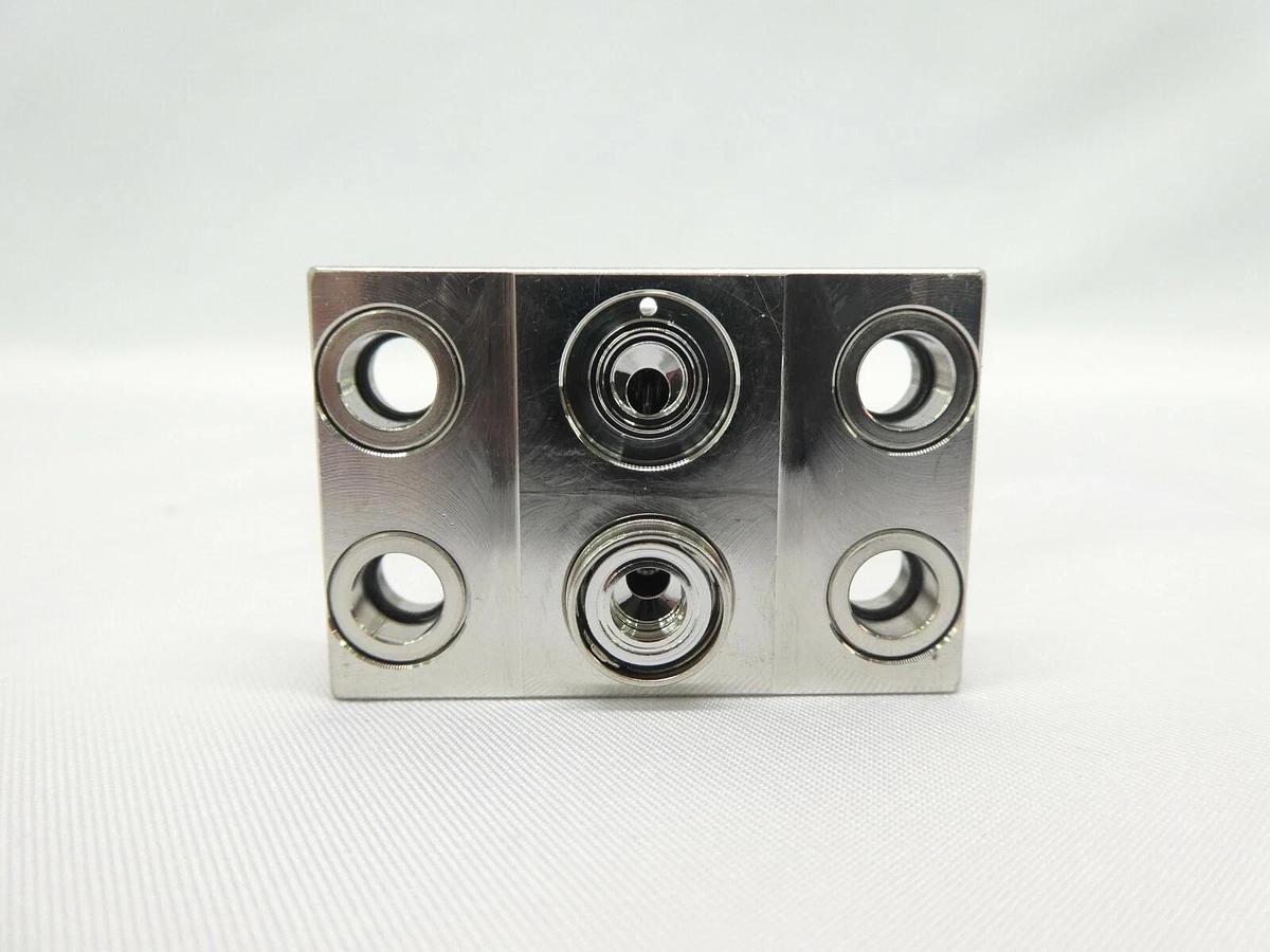 Used Fujikin 070924 Pneumatic Diaphragm Valve 0.39 ~ 0.59MPa N.C. Lot of 10 Working