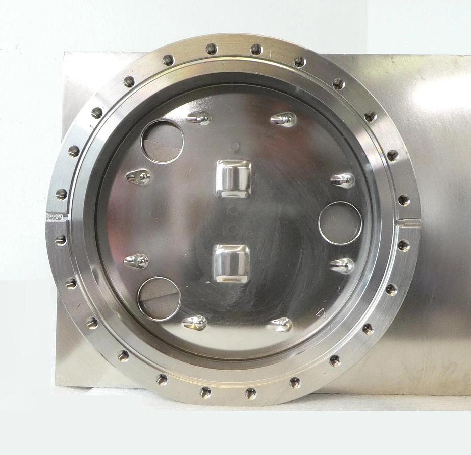 Used VAT 10846-XE24-AHA1 UHV Pneumatic Gate Valve Series 108 AMAT 3870-00332 Surplus