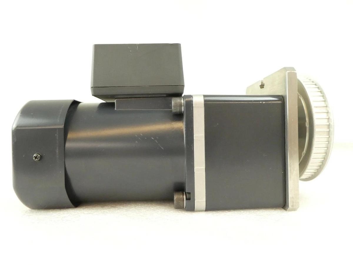Used Oriental Motor VHI590S2T-GVR Induction Drive GVR5G100 Working Surplus