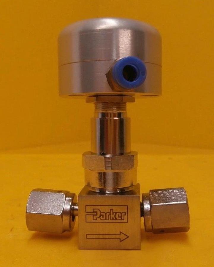 Used Parker Veriflo 4V1-P4K-11AC-SSV-PP High Purity Bellows Valve Used Working