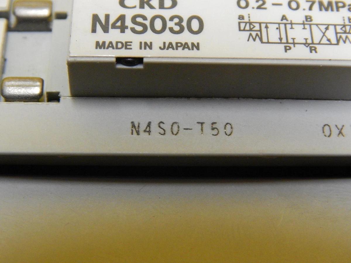 Used Hitachi I-900SRT 5-Port Pneumatic Manifold Door Control Set of 4 CKD Working