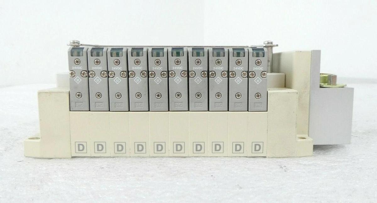 Used SMC SS5V1-DUP03166 Pneumatic Manifold AMAT Applied Materials 4060-00910 Working