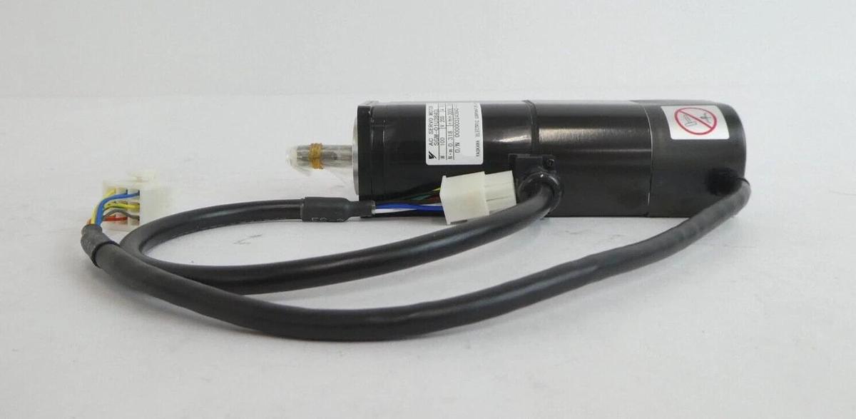 Yaskawa Electric SGM-01U3B4CL Servo Motor AMAT 1080-01243 Lot of 5 New Surplus