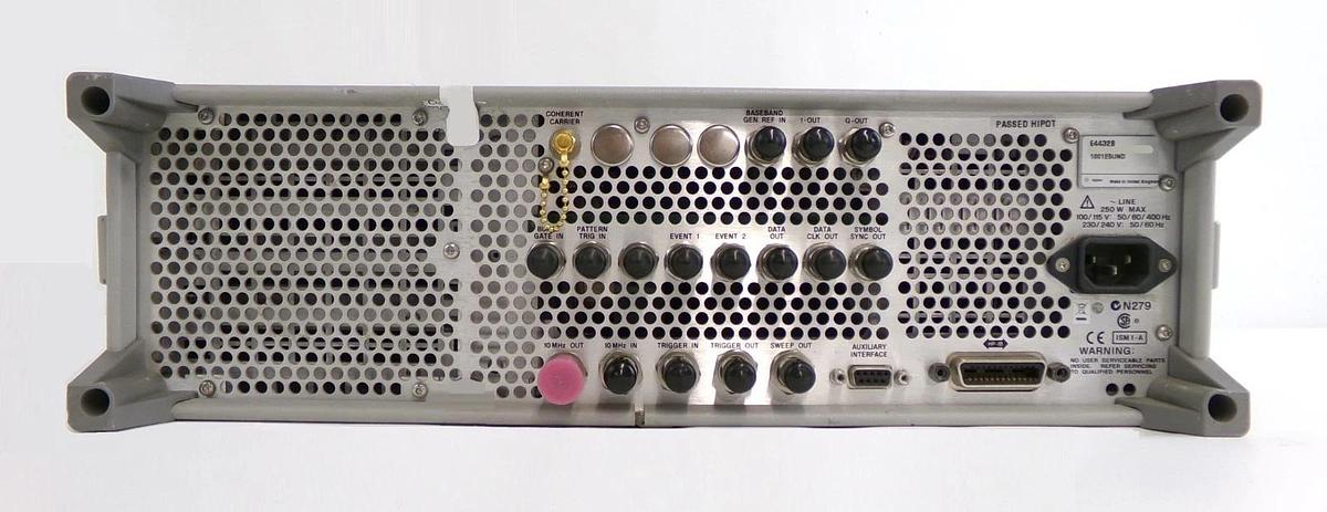Used Agilent Technologies E4432B ESG-D Series Signal Generator ESG-D3000B Untested