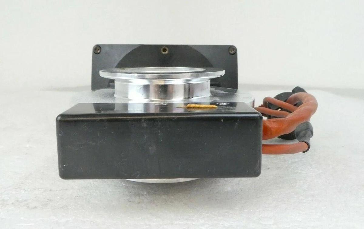 Used VAT 61234-KAGQ-BFT1 Butterfly Valve Control System Series 612 AMAT Scuffed Spare