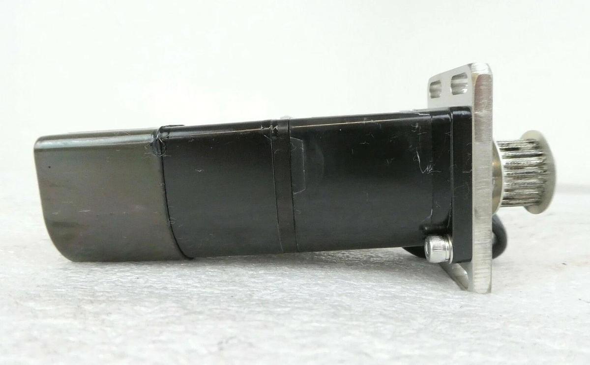 Used Yaskawa Electric SGMAH-A5A1A6C Reseller Lot of 6 Nikon NSR FX-601F Working Spare