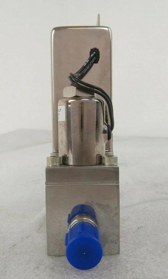 Used Brooks 5964C2MAKW5KA Mass Flow Controller MFC Novellus 22-10518-00 Working Spare