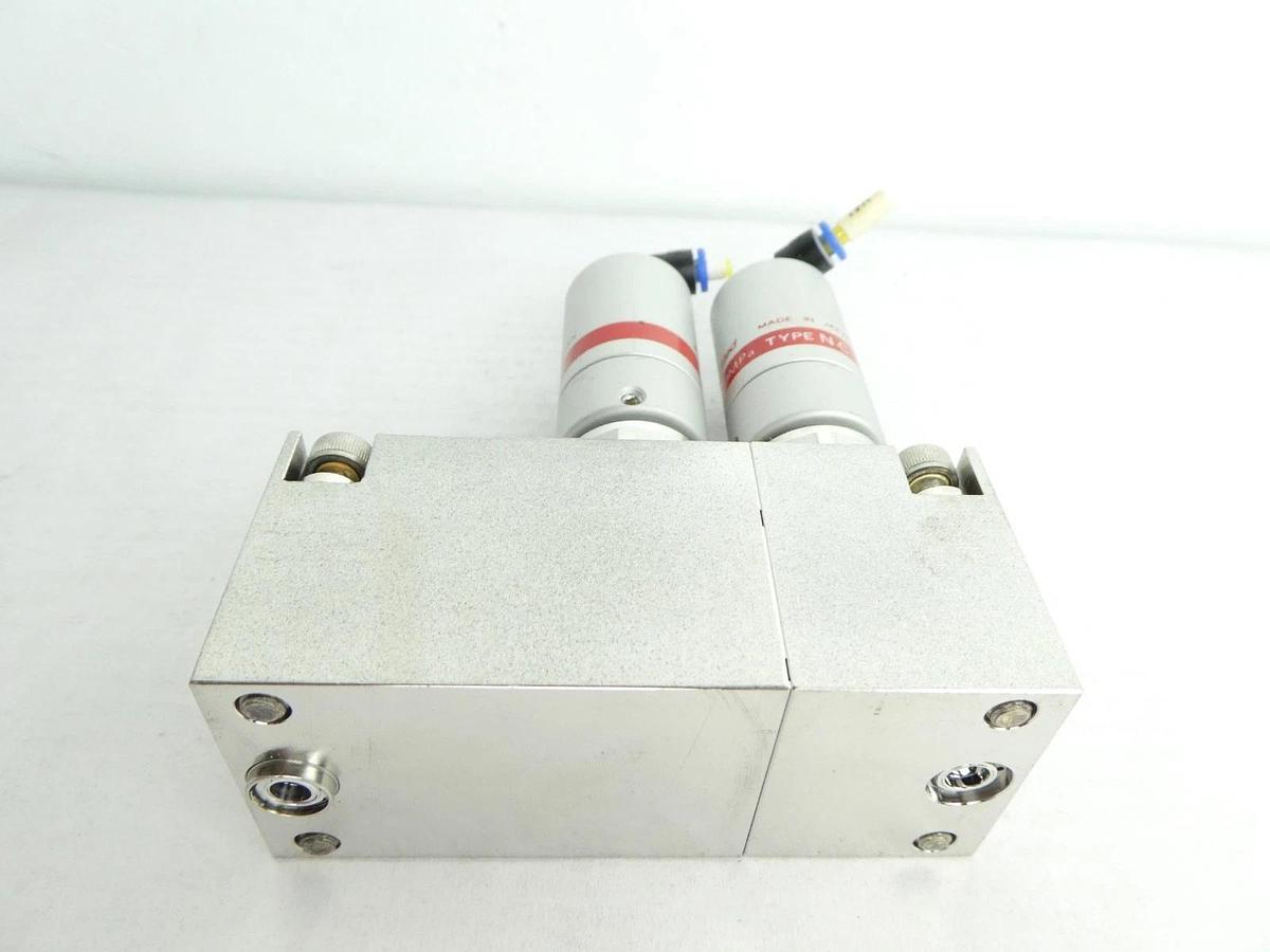 Used Fujikin 094375 Valve Manifold FBSDAL-6.35UGF-2B3-DVD Lot of 11 Used Working