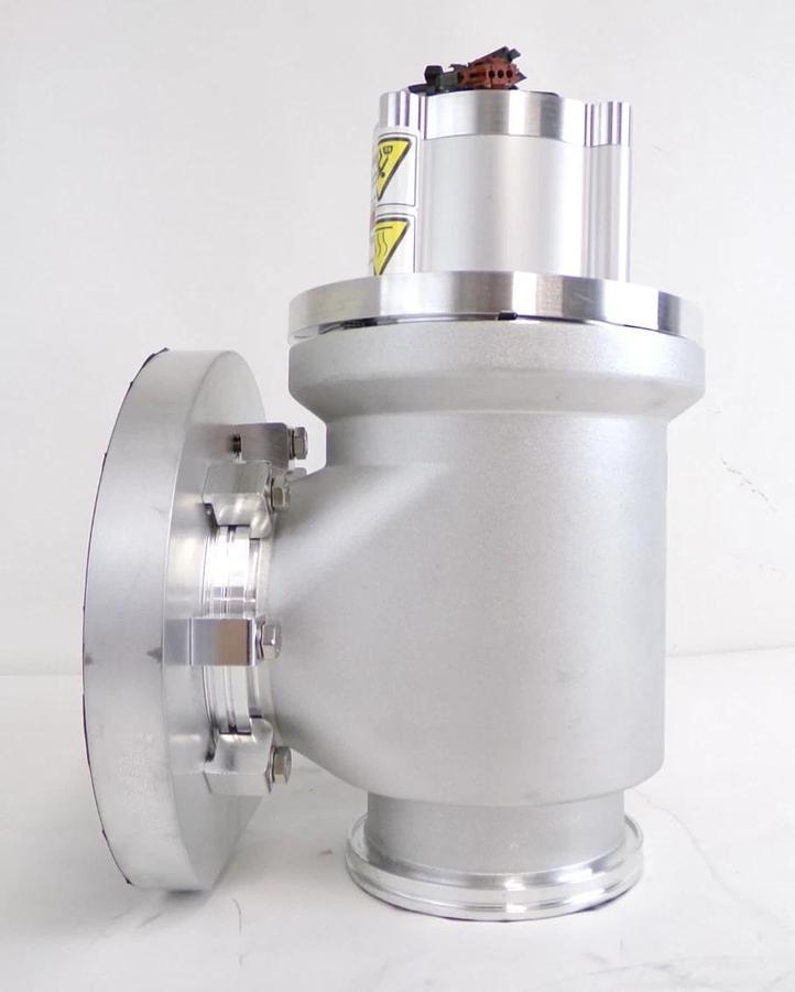 VAT 26440-QA21-CML1 High Vacuum HV Angle Valve Bellows Series 26 New Surplus