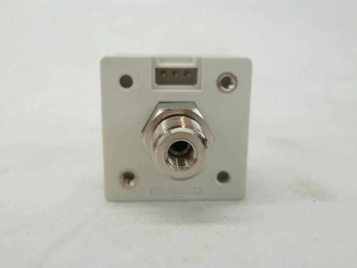 Used SMC ZSE30-01-25-M kPa Pressure Switch Reseller Lot of 32 Working Surplus