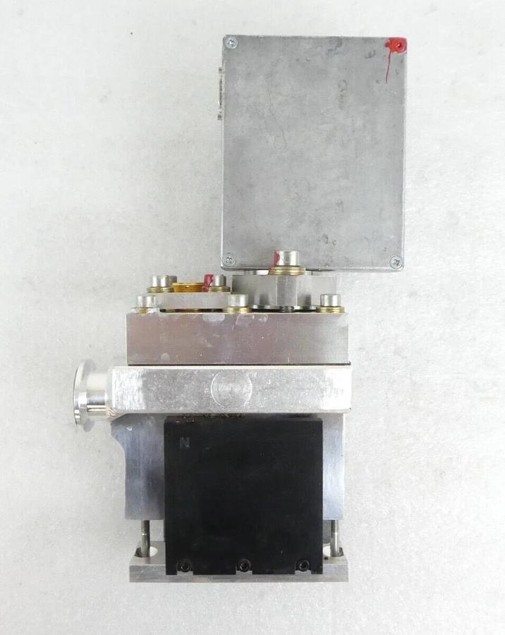 Used Alcatel Adixen 104436 Mass Spectrometry Analyzer Cell and 072494 VHS Amp Working