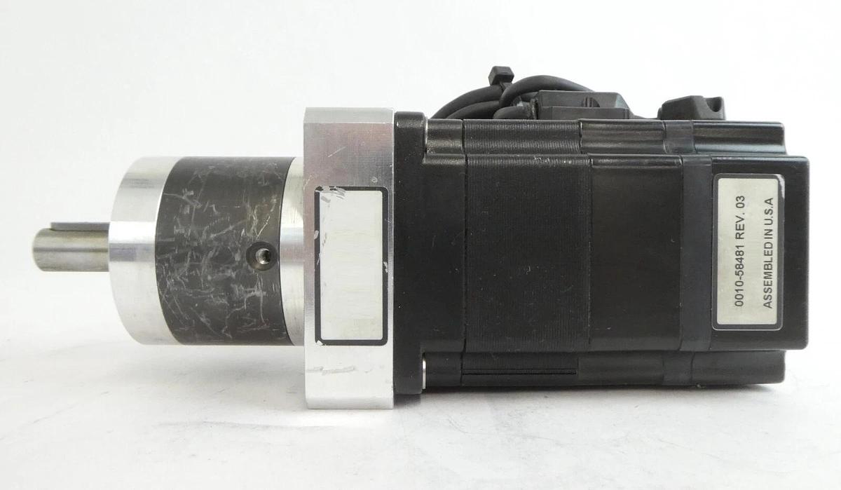 Used Sanyo Denki P50B07040HXS00M AC Servo Motor BL Super P5 AMAT 0010-58481 Working