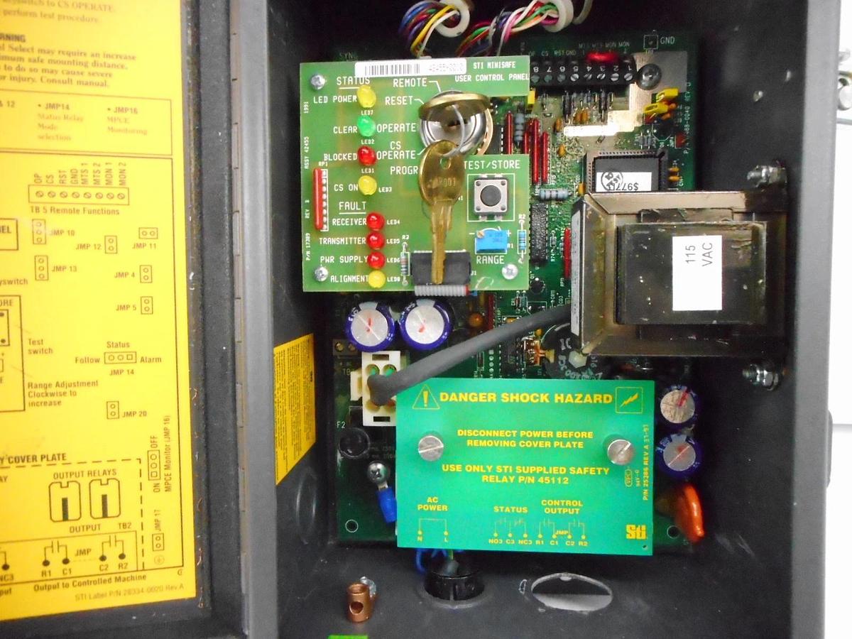 Used Sti 70011-1000 Light Curtain Controller MiniSafe/FlexSafe MS43-B2-AC1 Working