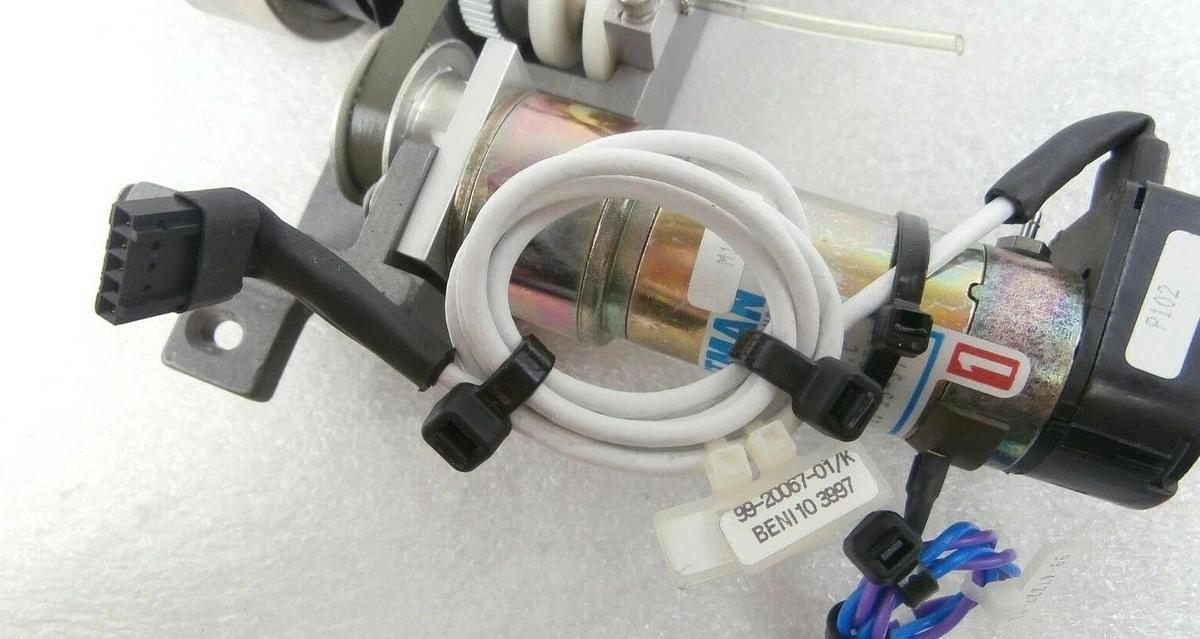 Used SVG Silicon Valley Group 99-38154-01 Wafer Shuttle Robot Arm No Effector Working