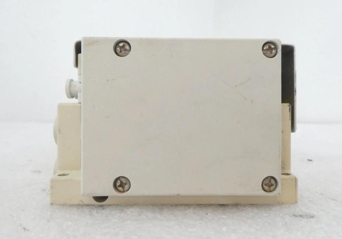 Used SMC SS5V1-1-10FD-X263 14-Port Pneumatic Manifold SV1A00 SV1B00 AMAT Working