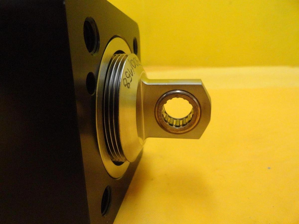 Used VAT 217300 Series 10 Pneumatic Gate Valve Actuator Used Working