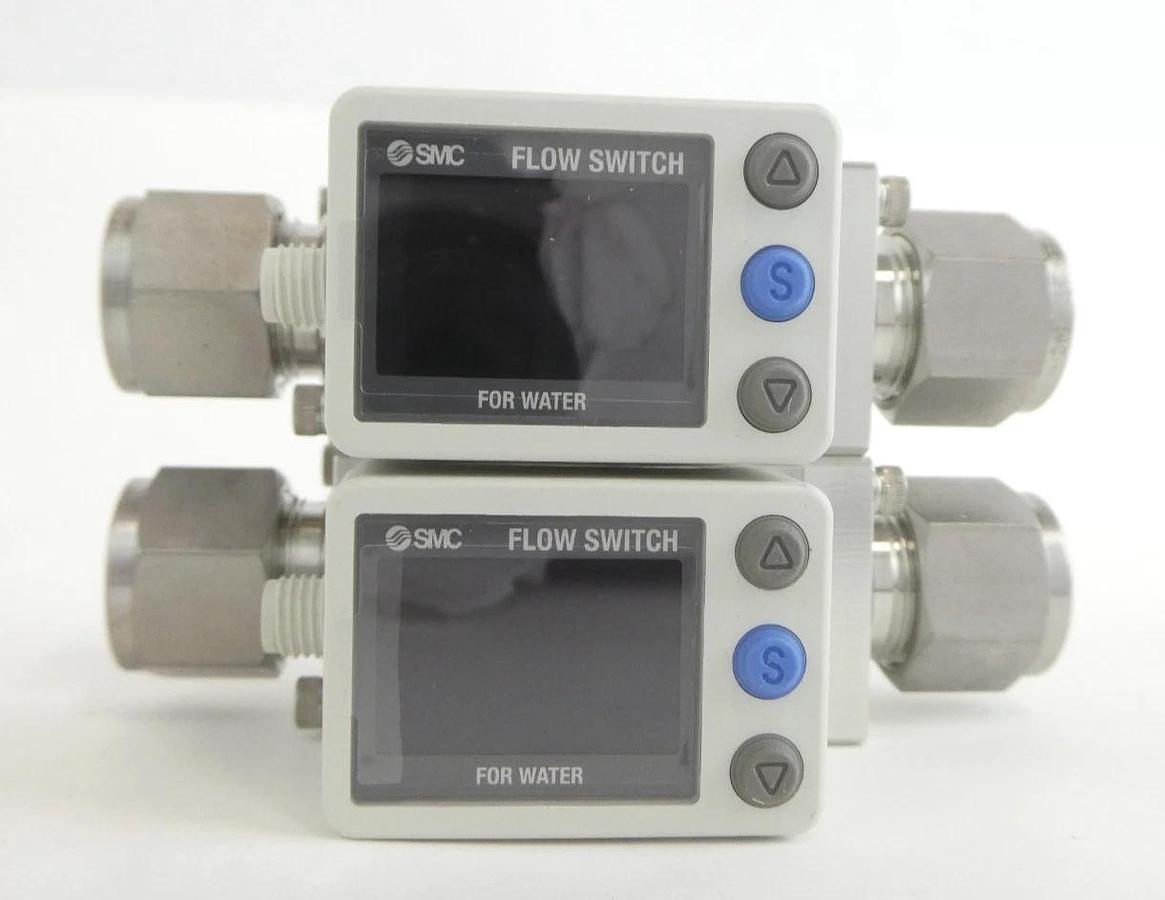 SMC PF3W720-04-ET-G-X255 Digital Flow Switch AMAT 1270-03609 Lot of 6 New