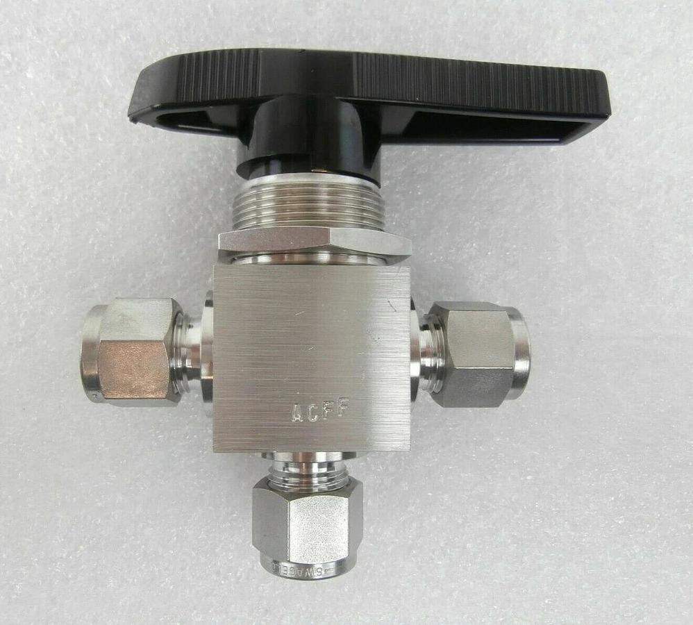 Swagelok SS-44XS6-PT-UC-1466 3-Way Ball Valve Reseller Lot of 2 New Surplus