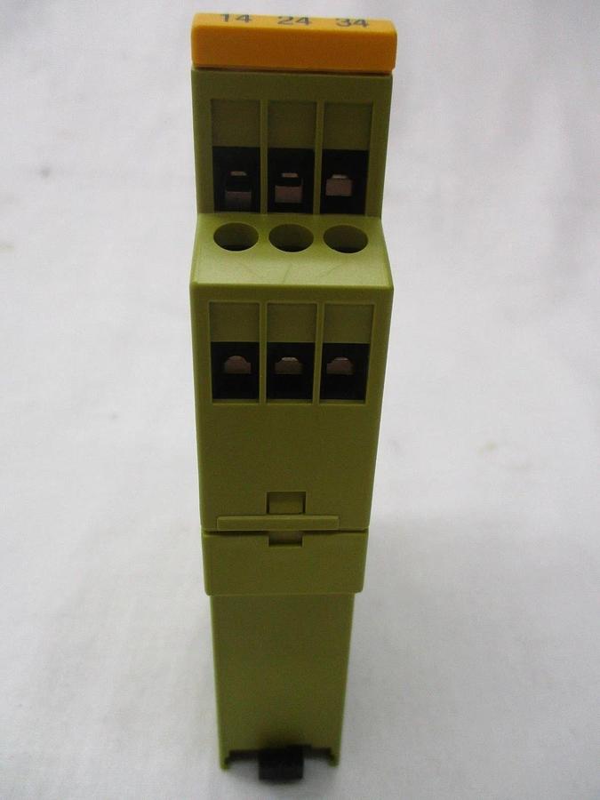 Used Pilz 774300 Safety Relay DIN Mount PNOZ X1 Reseller Lot of 2 Used Working