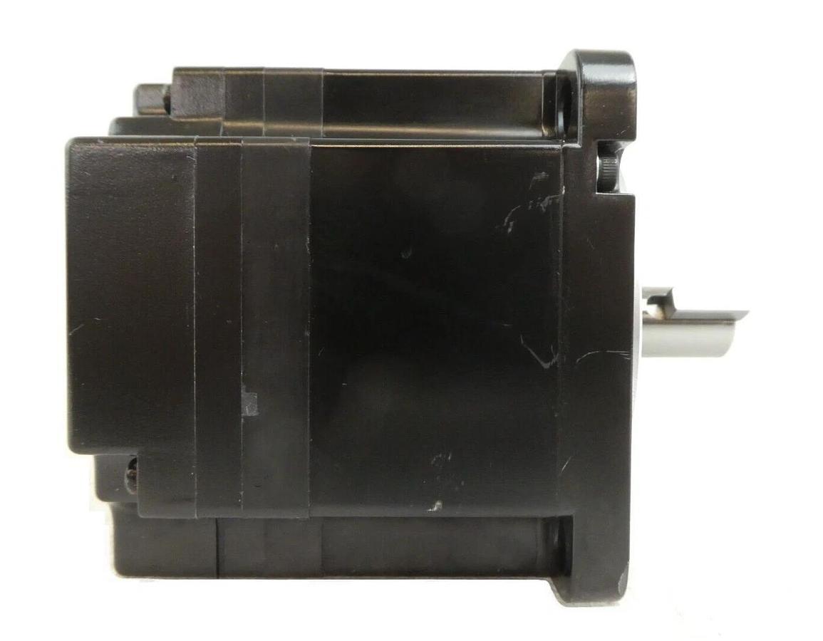 Yaskawa Electric SGM7P-04A7J61 AC Rotary Servo Motor SIGMA-7 New Surplus